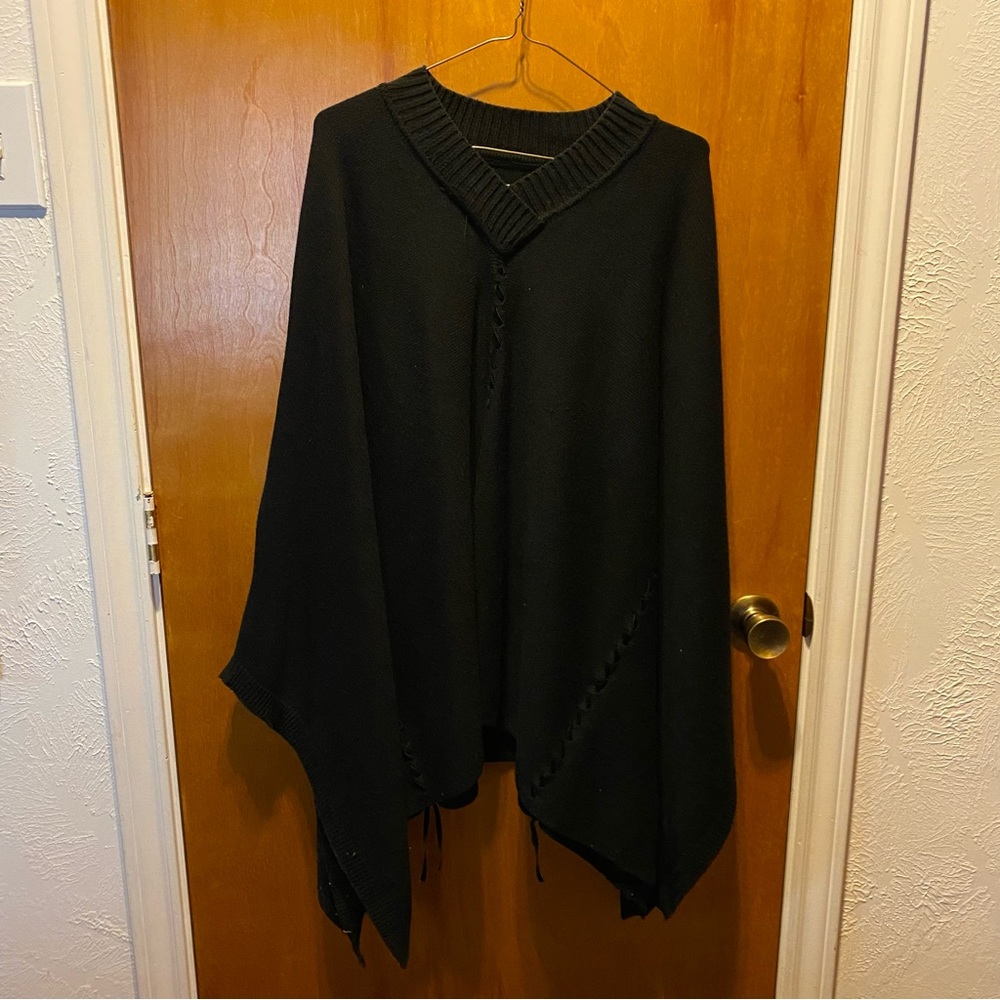 Black sweater Pancho
